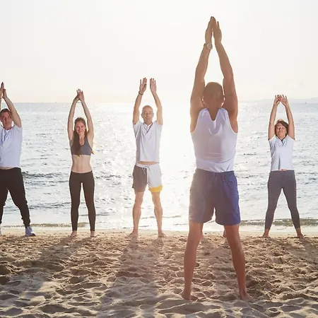 Готель Ibis Thalassa Єр