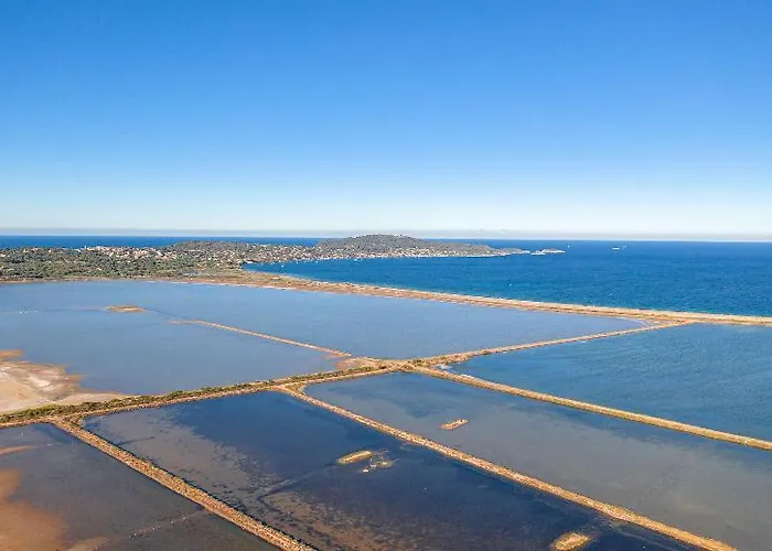 宜必思萨拉萨海耶若斯海滨酒店 3* 耶尔