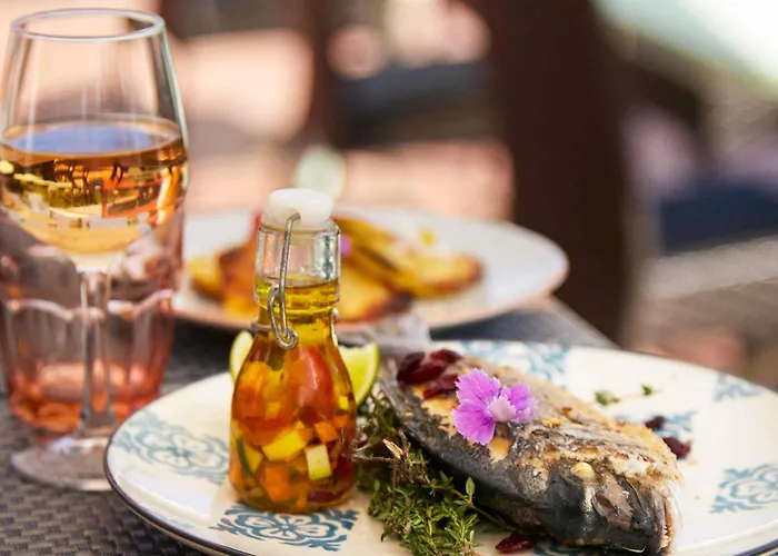 宜必思萨拉萨海耶若斯海滨酒店 酒店 耶尔