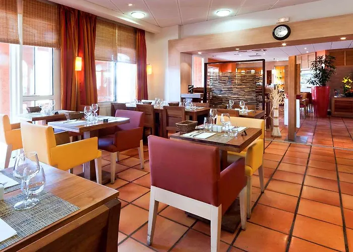 宜必思萨拉萨海耶若斯海滨酒店 酒店 耶尔