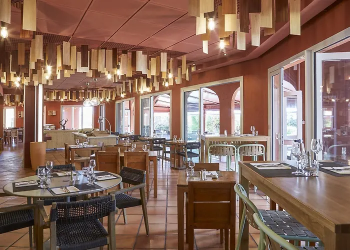 宜必思萨拉萨海耶若斯海滨酒店 3*