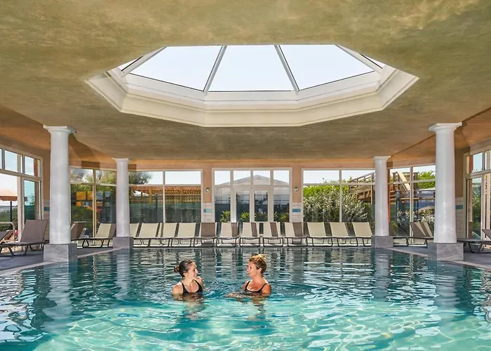 宜必思萨拉萨海耶若斯海滨酒店 酒店 耶尔