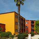 Ibis Thalassa Hyeres Plage Отель Йер