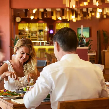 Otel Ibis Thalassa Hyères