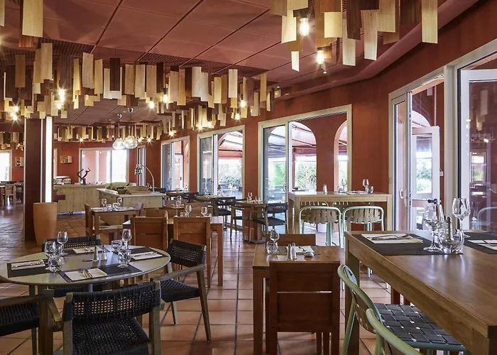 Отель Ibis Thalassa Hyeres Plage 3*